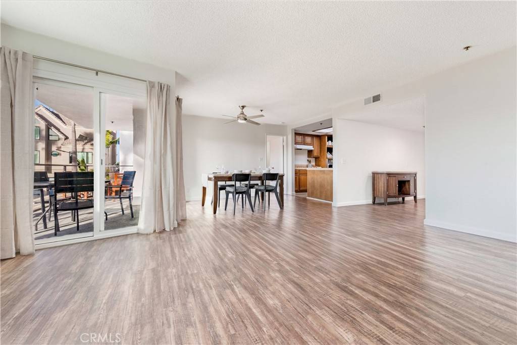 Huntington Beach, CA 92649,16255 Pacific CIR #106