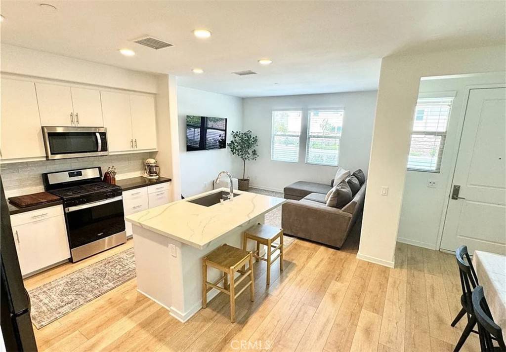 Corona, CA 92883,4260 Powell