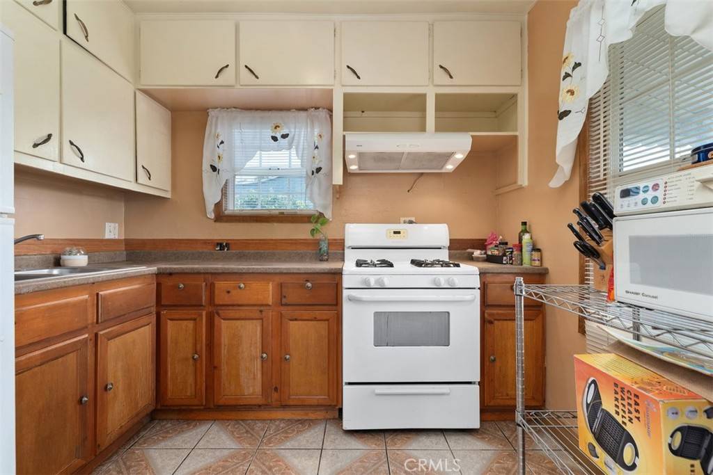 Lakewood, CA 90715,11635 Walcroft St