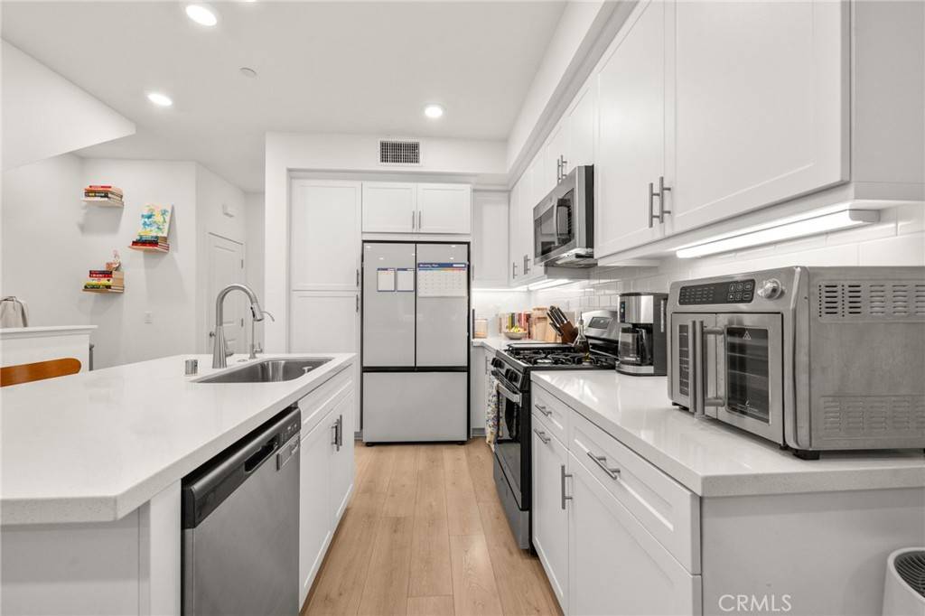 Whittier, CA 90603,16428 Whittier Blvd #6