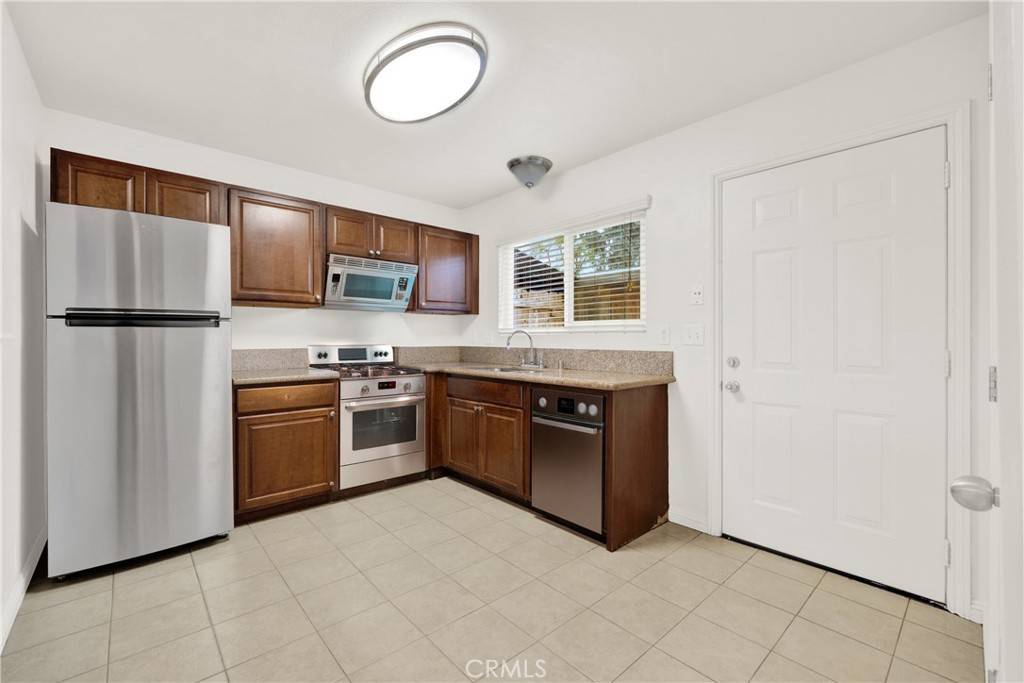 Escondido, CA 92025,980 E Mission Avenue #20