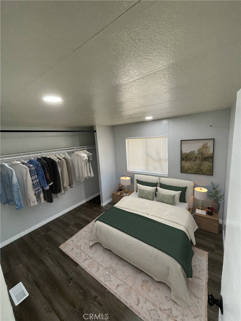 Perris, CA 92570,21701 Perry ST