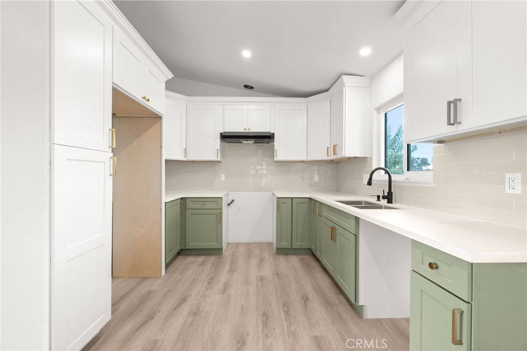 Victorville, CA 92395,15512 Pahute