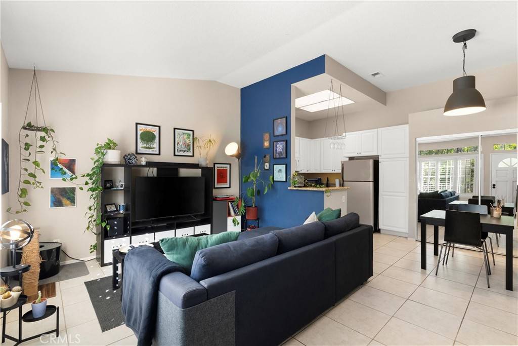 Rancho Santa Margarita, CA 92688,27 Castano