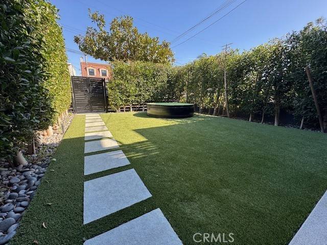 Long Beach, CA 90814,335 Flint