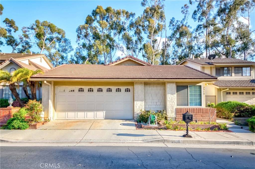 Fullerton, CA 92833,2518 Greenwich DR