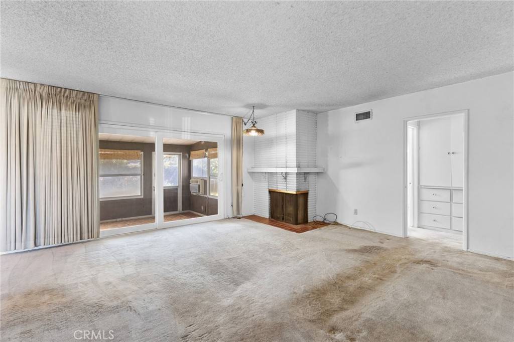 West Covina, CA 91790,832 E Florence