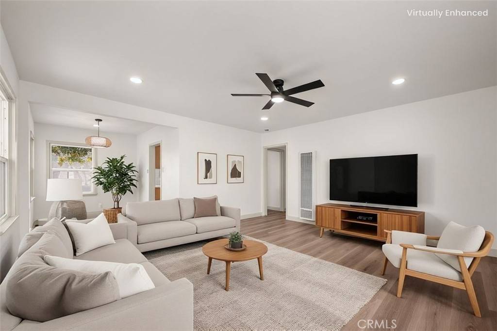 Compton, CA 90220,924 W Almond ST