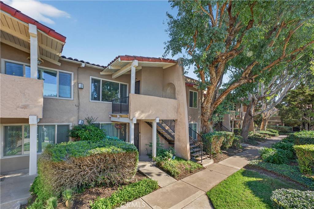 Tustin, CA 92780,13722 #20 Red Hill
