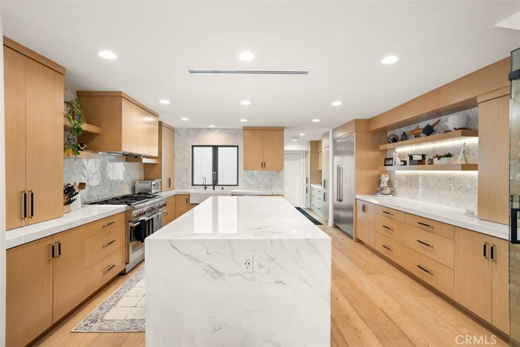 Huntington Beach, CA 92648,307 18th ST