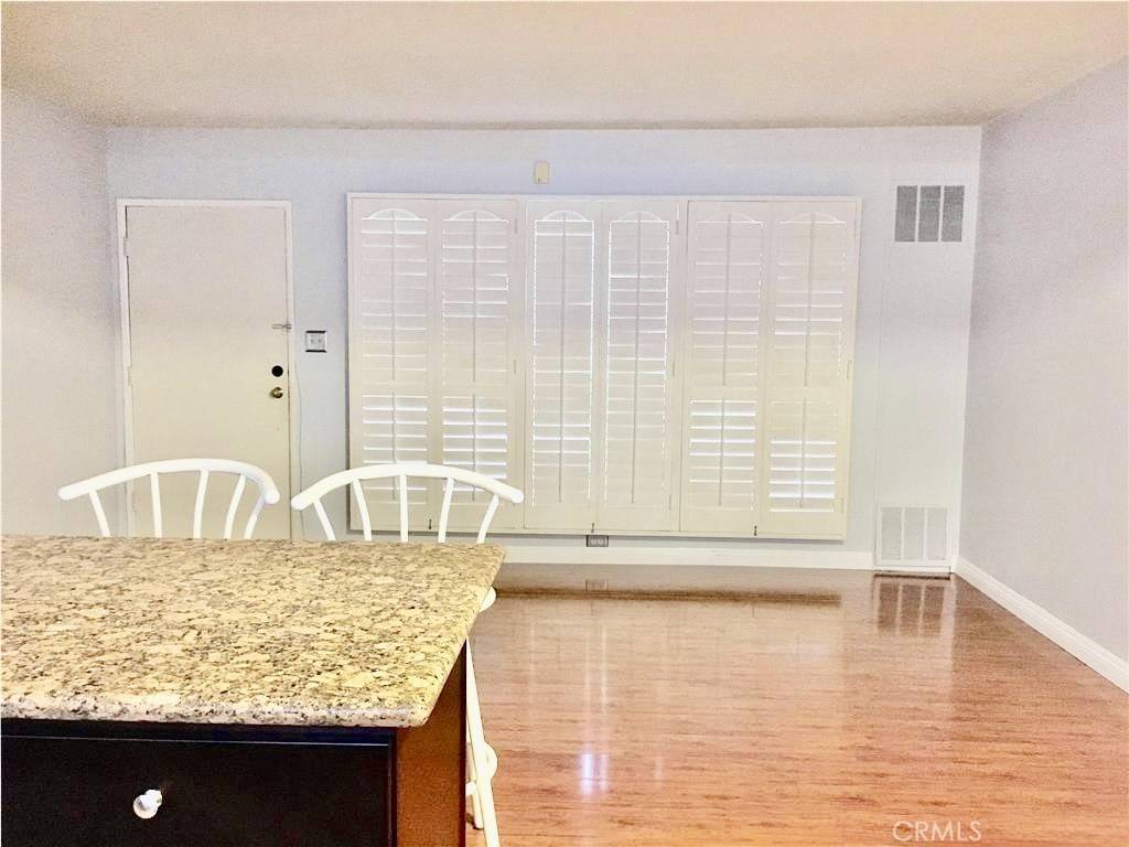 Santa Monica, CA 90405,2621 Centinela AVE #8