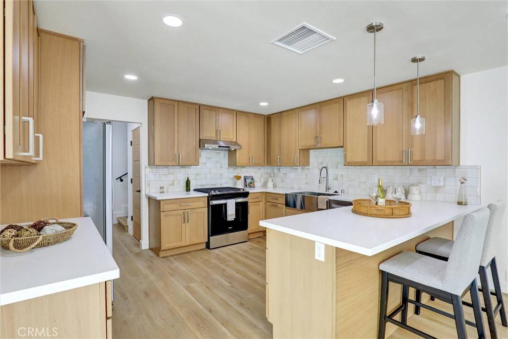 Huntington Beach, CA 92648,7012 Little Harbor