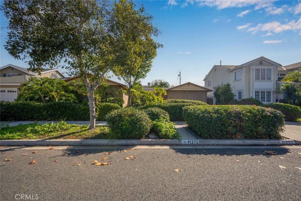 Rossmoor, CA 90720,11272 Wembley RD