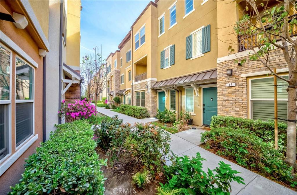 South El Monte, CA 91733,19 Weiss DR