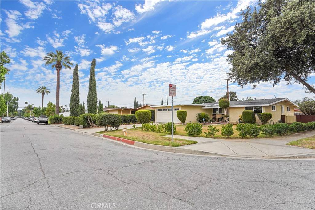 Azusa, CA 91702,233 N Edenfield AVE