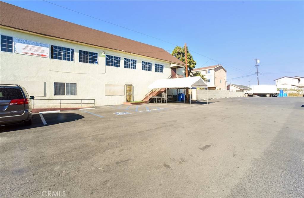 Los Angeles, CA 90044,731 W 80th