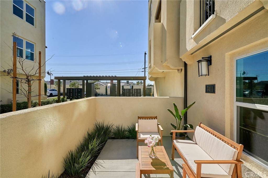 Buena Park, CA 90620,7411 Royal ST