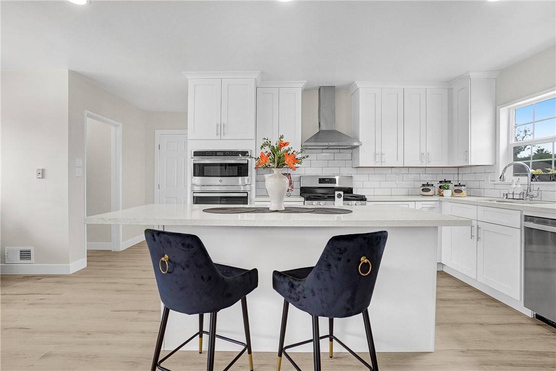 Compton, CA 90221,800 S Poinsettia AVE