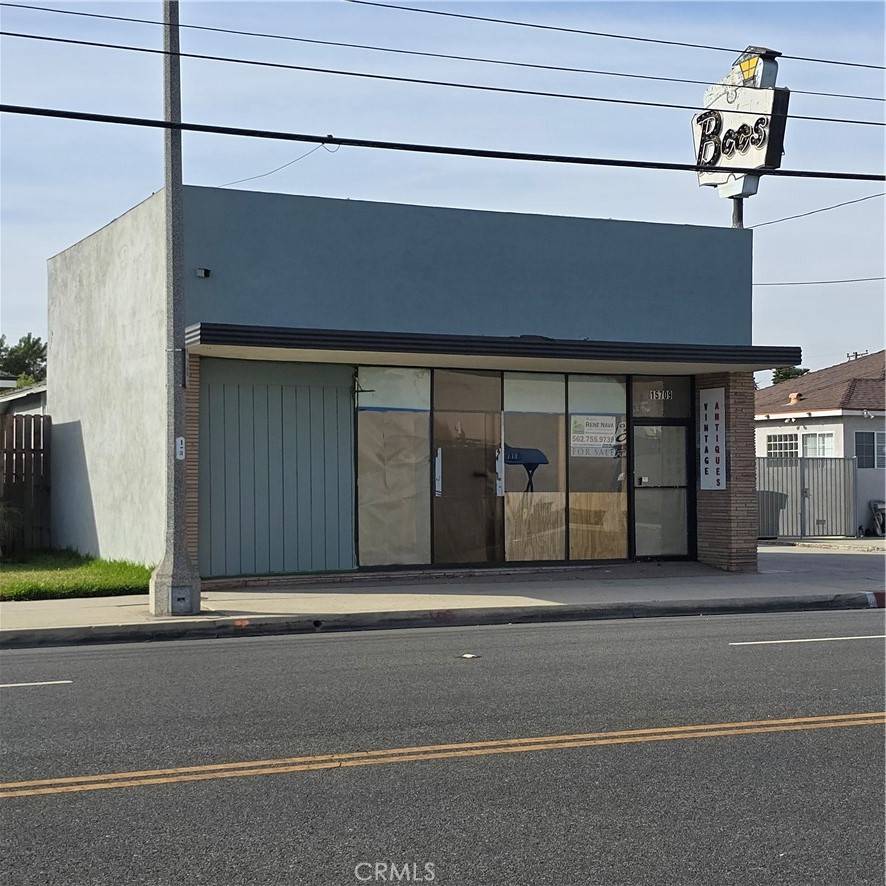 Bellflower, CA 90706,15709 Bellflower BLVD