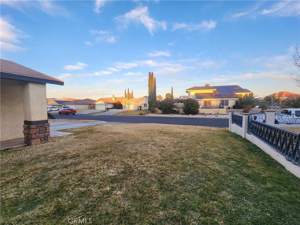 Victorville, CA 92395,12806 Bermuda Dunes DR