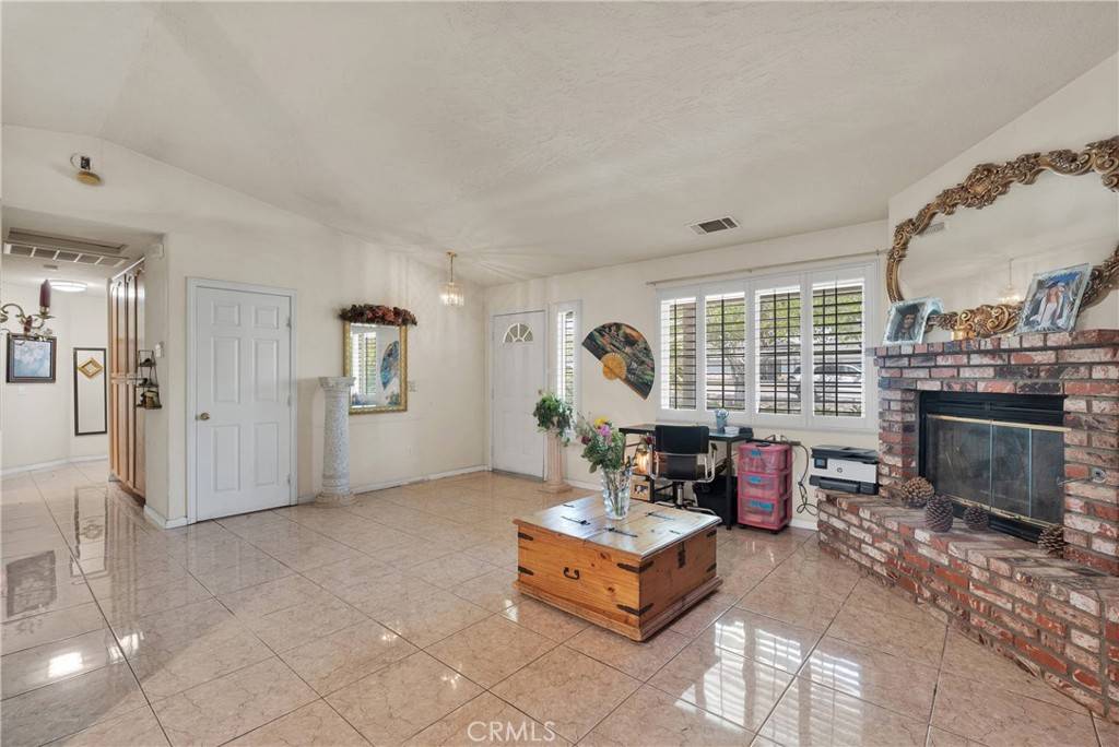 Hesperia, CA 92345,16685 Cactus ST