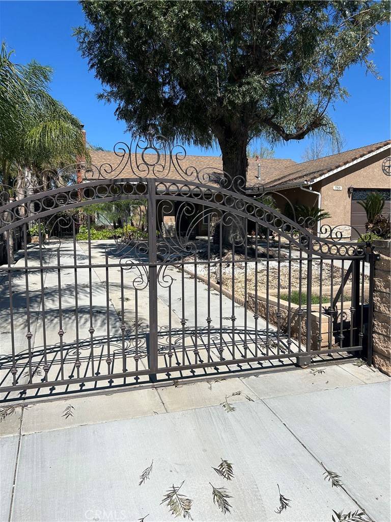 Rialto, CA 92376,750 W Winchester DR