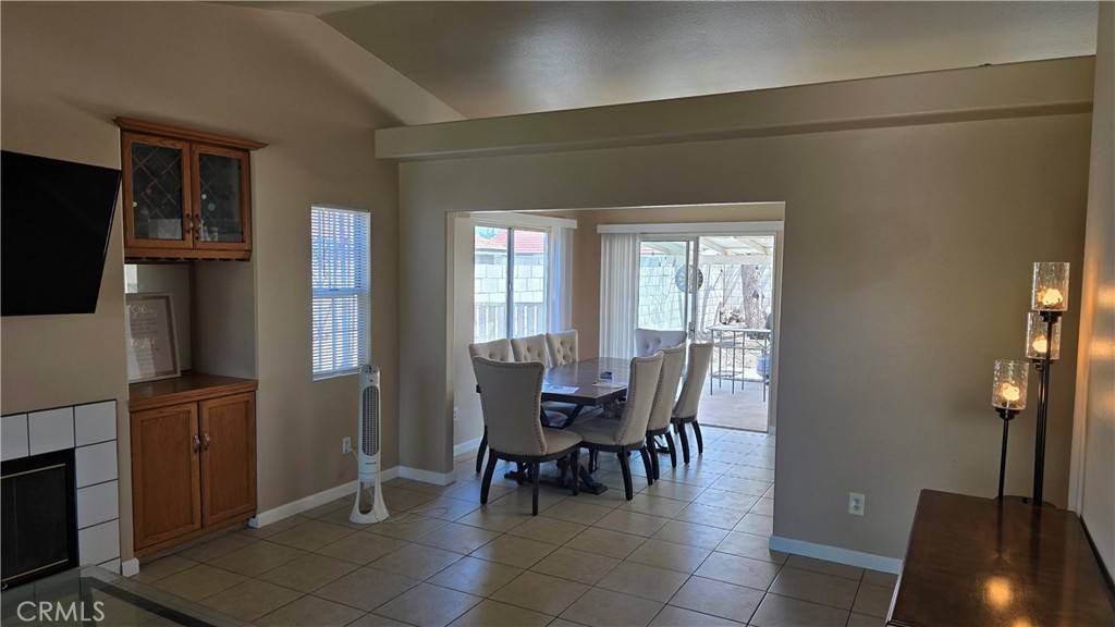 Fontana, CA 92335,8975 Beech AVE