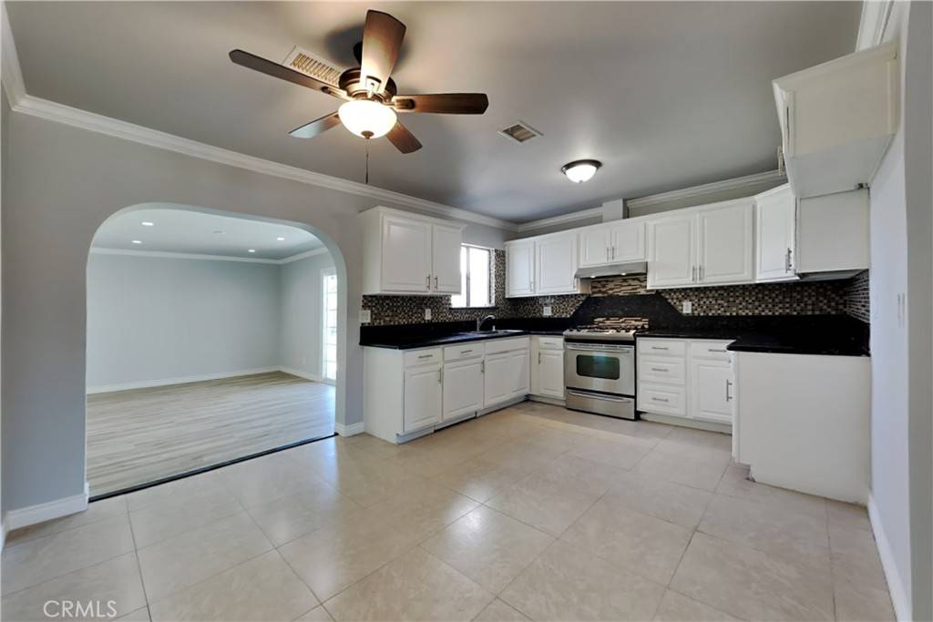 Rialto, CA 92376,665 W Winchester DR