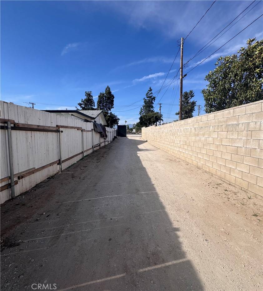 Rialto, CA 92376,135 W Randall AVE