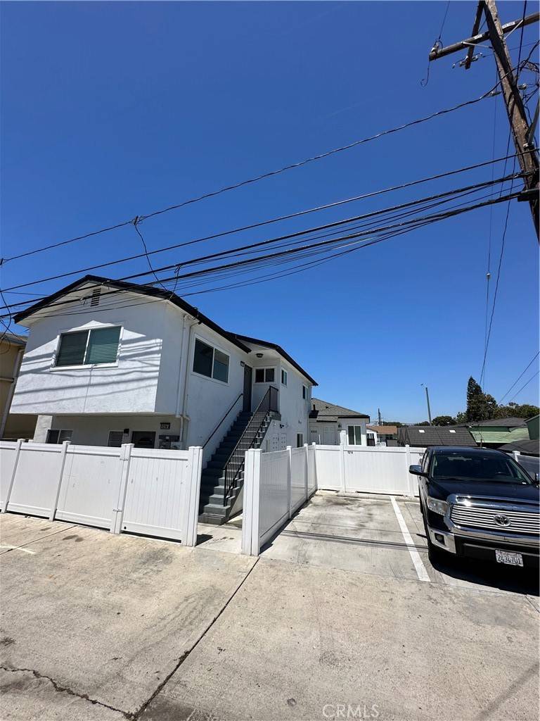 Long Beach, CA 90805,1014 E Harding ST