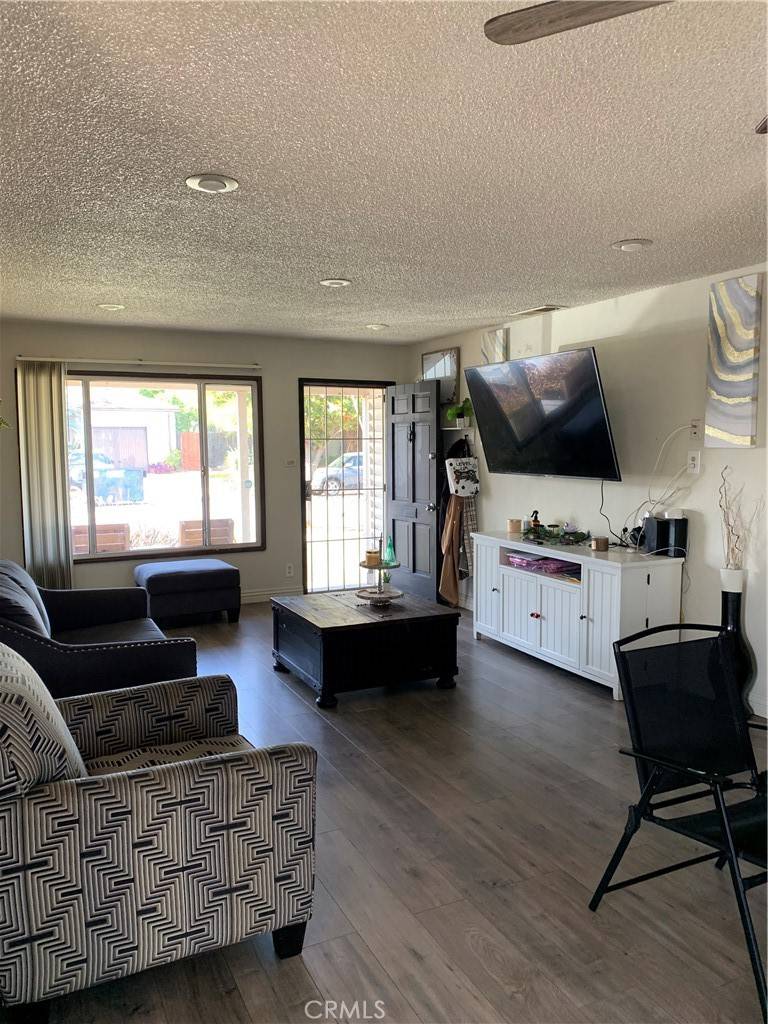 La Habra, CA 90631,910 W Florence AVE