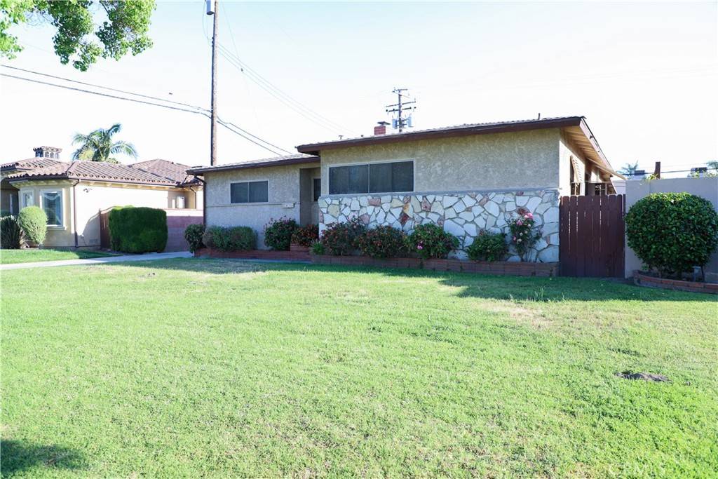 Downey, CA 90240,7414 Dinsdale ST