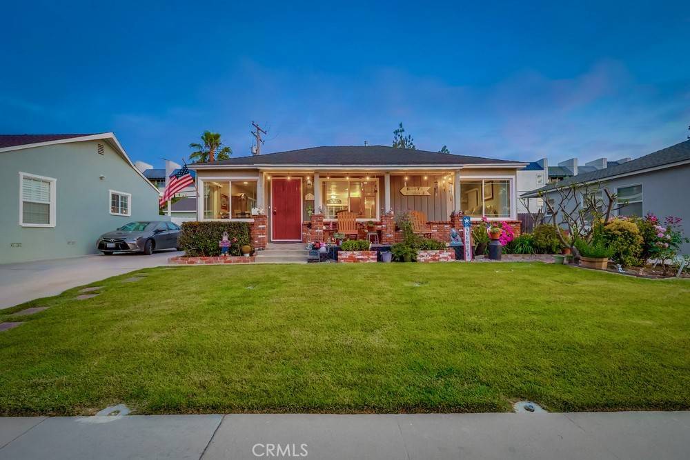 Lakewood, CA 90712,4002 Camerino ST