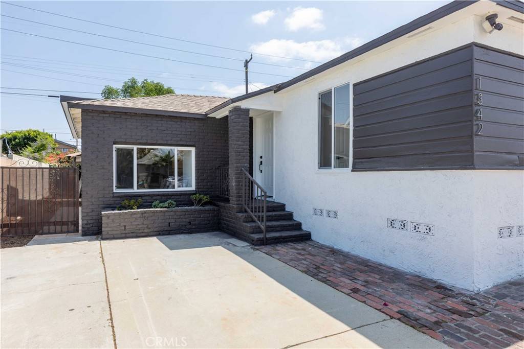 Compton, CA 90220,1342 W Magnolia ST