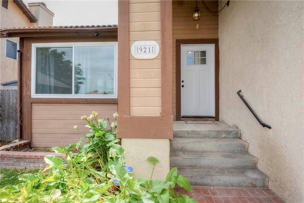 Corona, CA 92878,921 Hedges DR