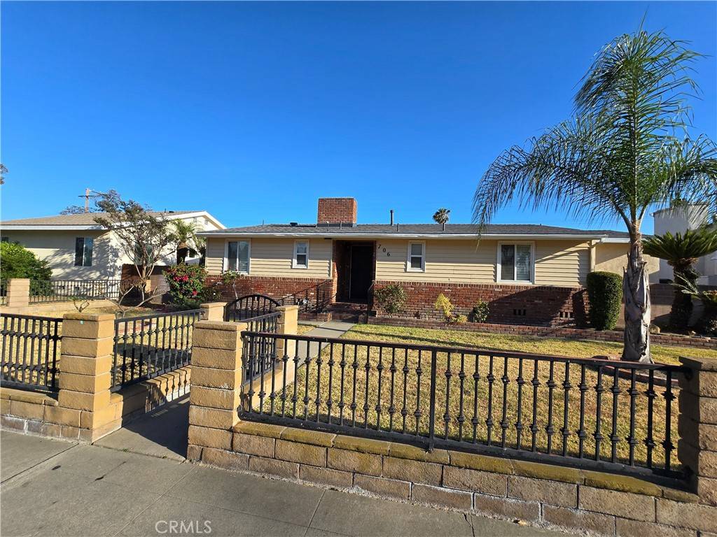 Fullerton, CA 92832,706 W Orangethorpe AVE