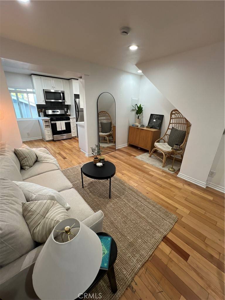 Long Beach, CA 90804,4113 E 10th ST #2
