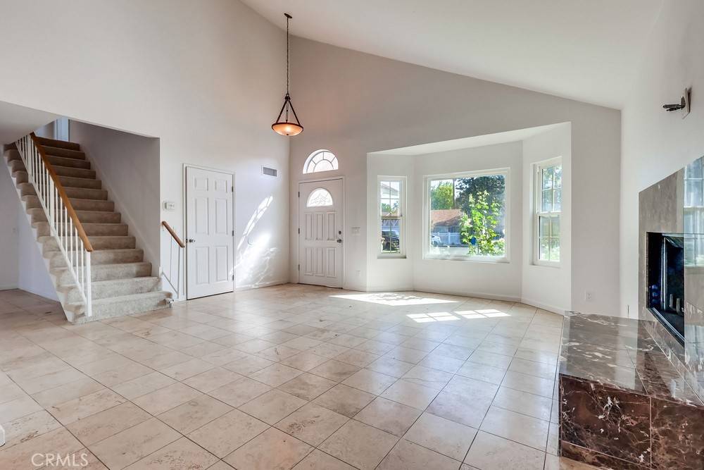 Canoga Park, CA 91304,8359 Deering AVE