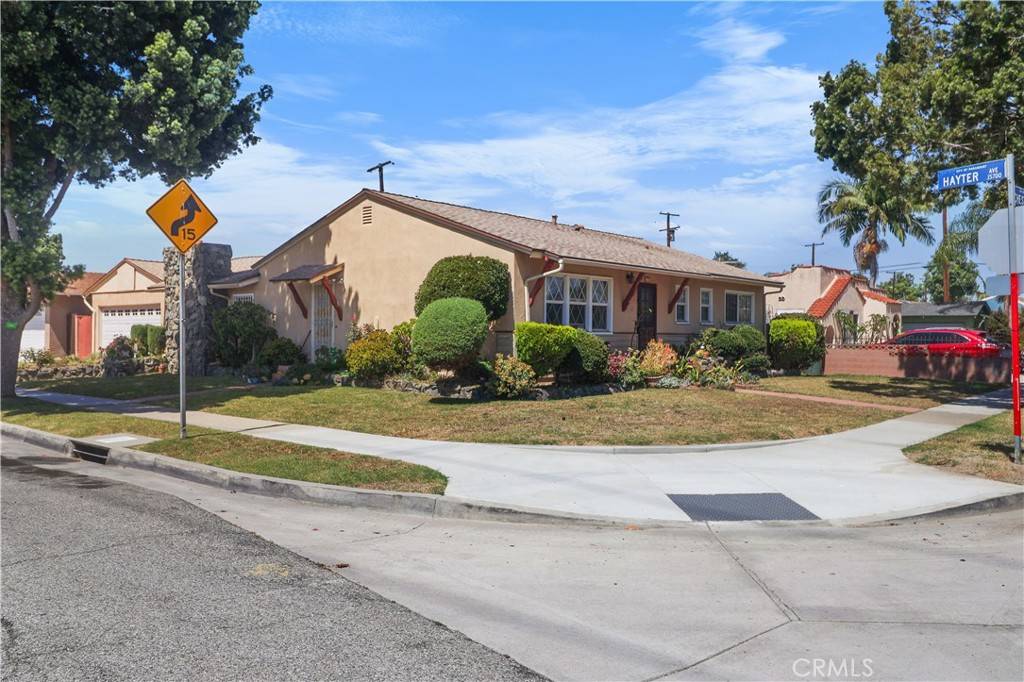 Paramount, CA 90723,8707 Chester ST