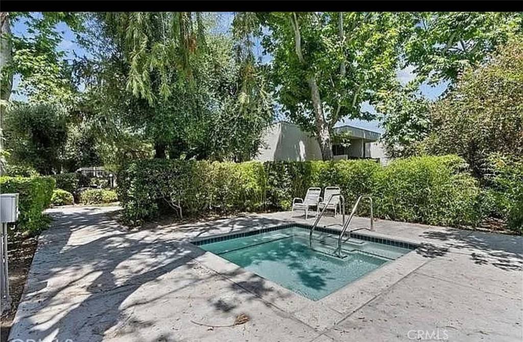 Valencia, CA 91355,23515 Lyons AVE #277