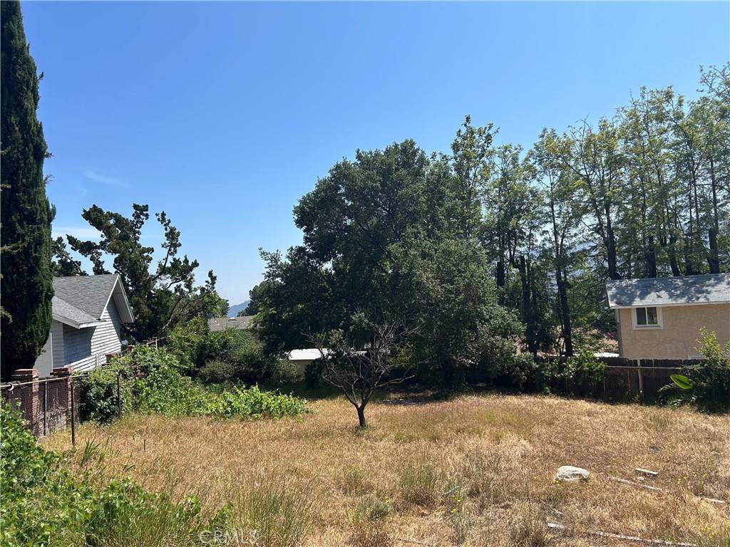 La Crescenta, CA 91214,3040 Gertrude AVE
