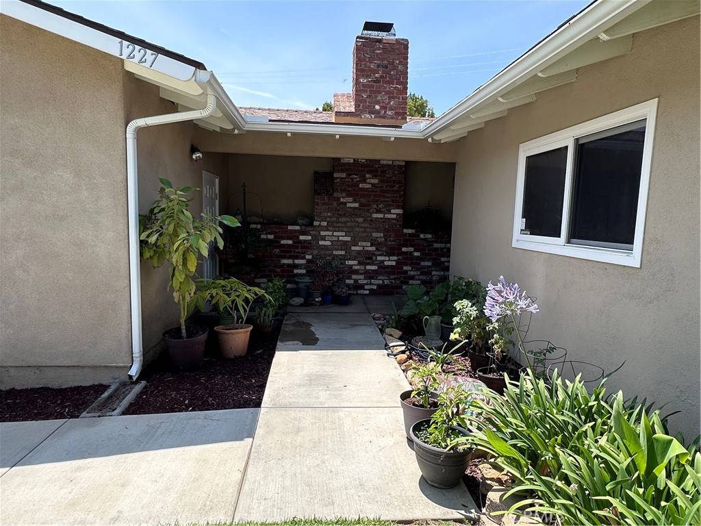 Fullerton, CA 92831,1227 Riedel AVE