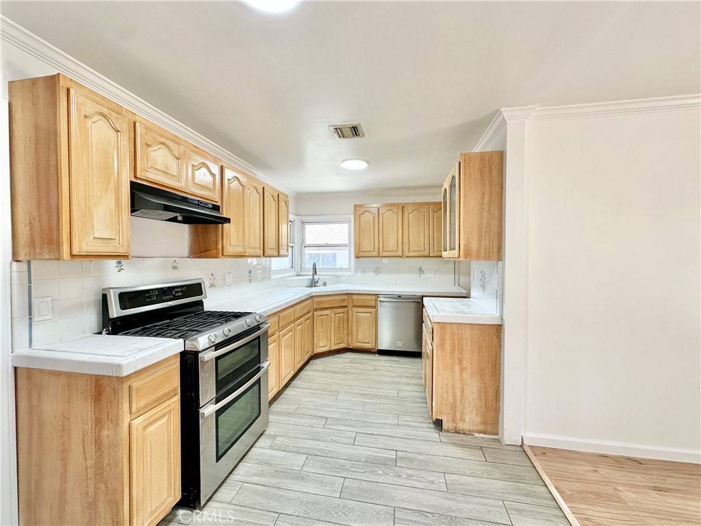 Artesia, CA 90701,17916 Gridley RD
