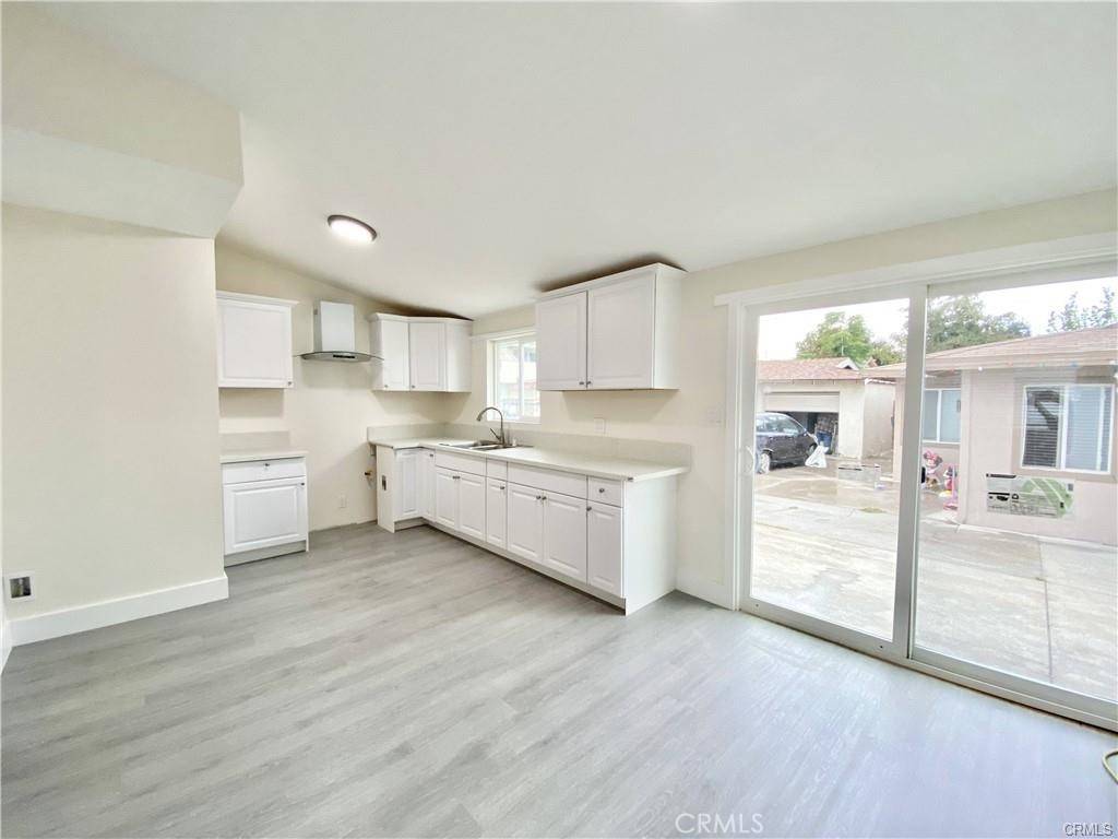 Lakewood, CA 90715,20735 Roseton AVE