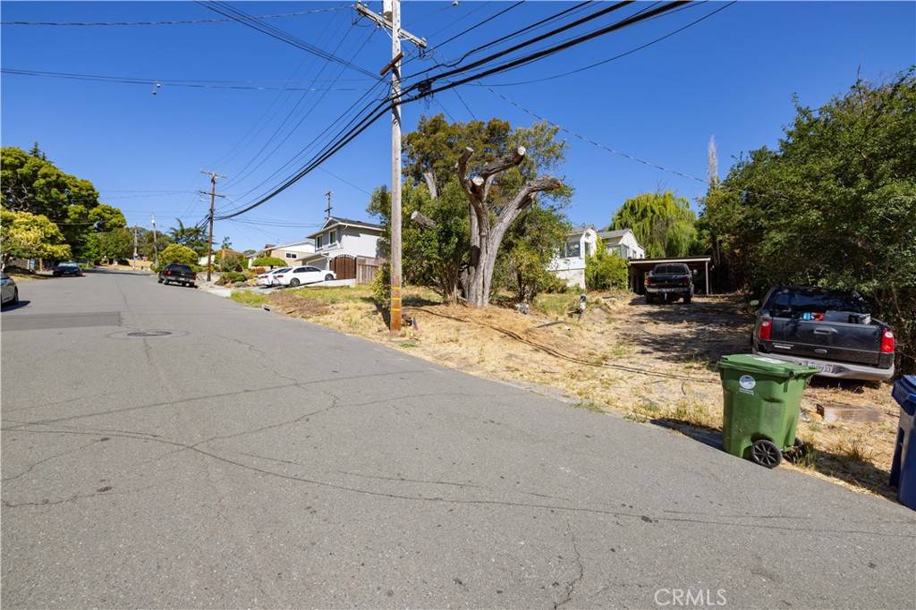 Castro Valley, CA 94546,3142 Keith AVE