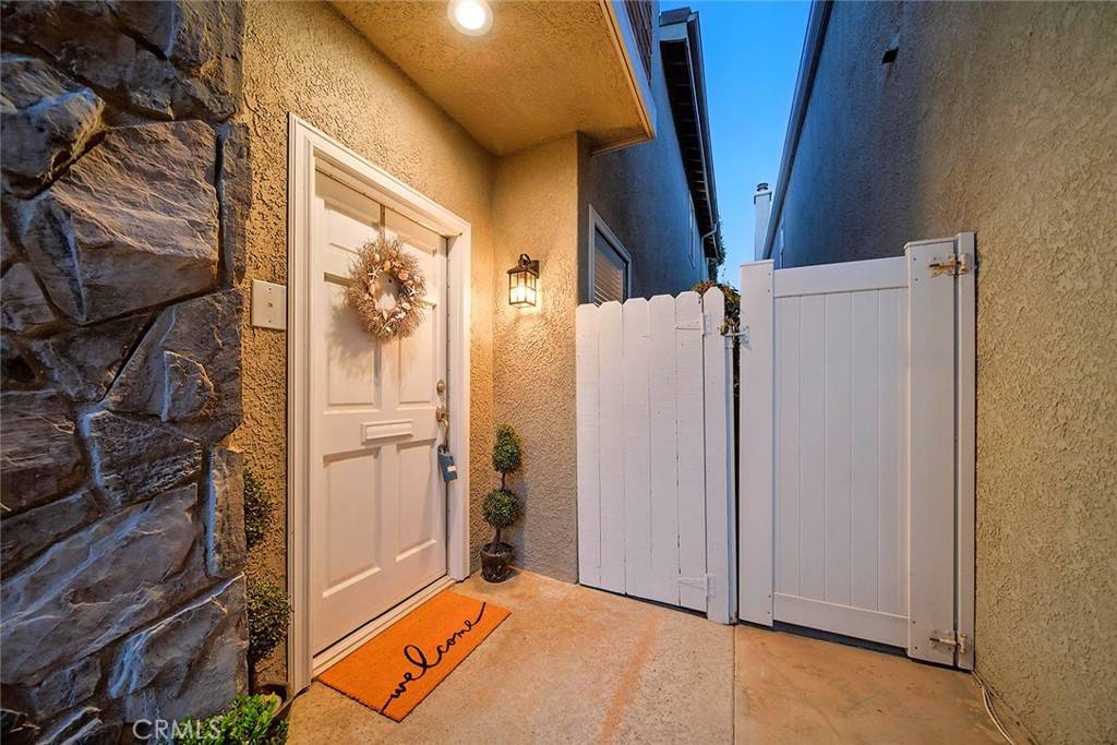Seal Beach, CA 90740,232 7th ST