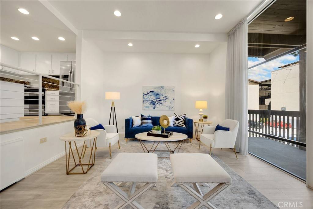 Long Beach, CA 90803,5202 Marina Pacifica DR S