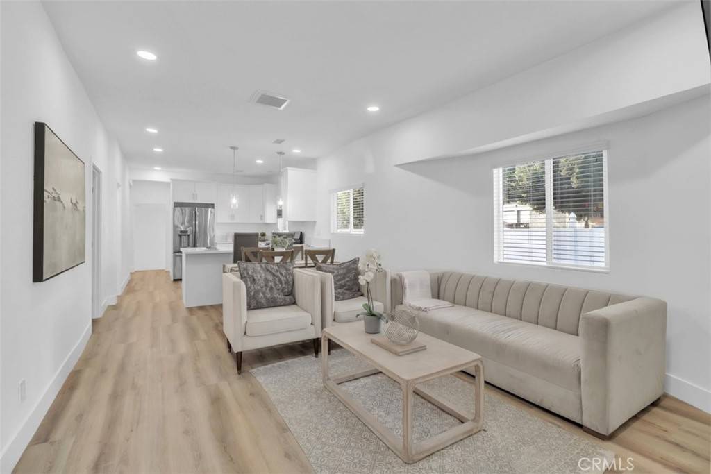 Los Angeles, CA 90065,2697 Merced ST