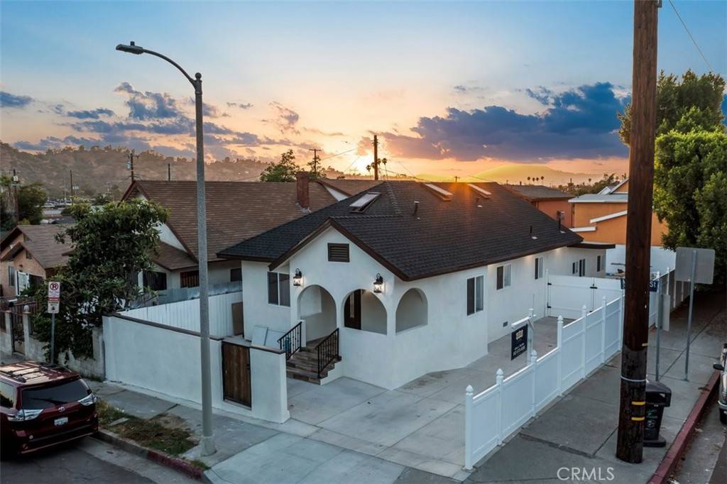 Los Angeles, CA 90065,2697 Merced ST