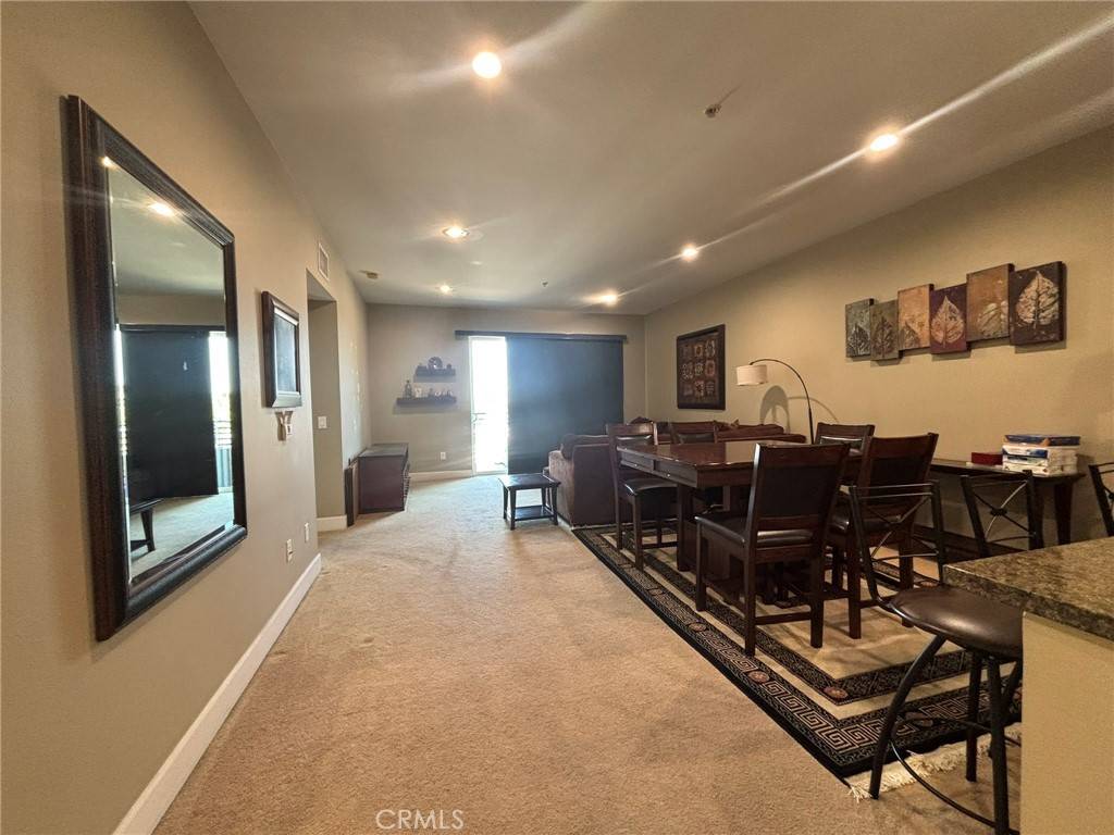 Long Beach, CA 90802,300 E 4th ST #422